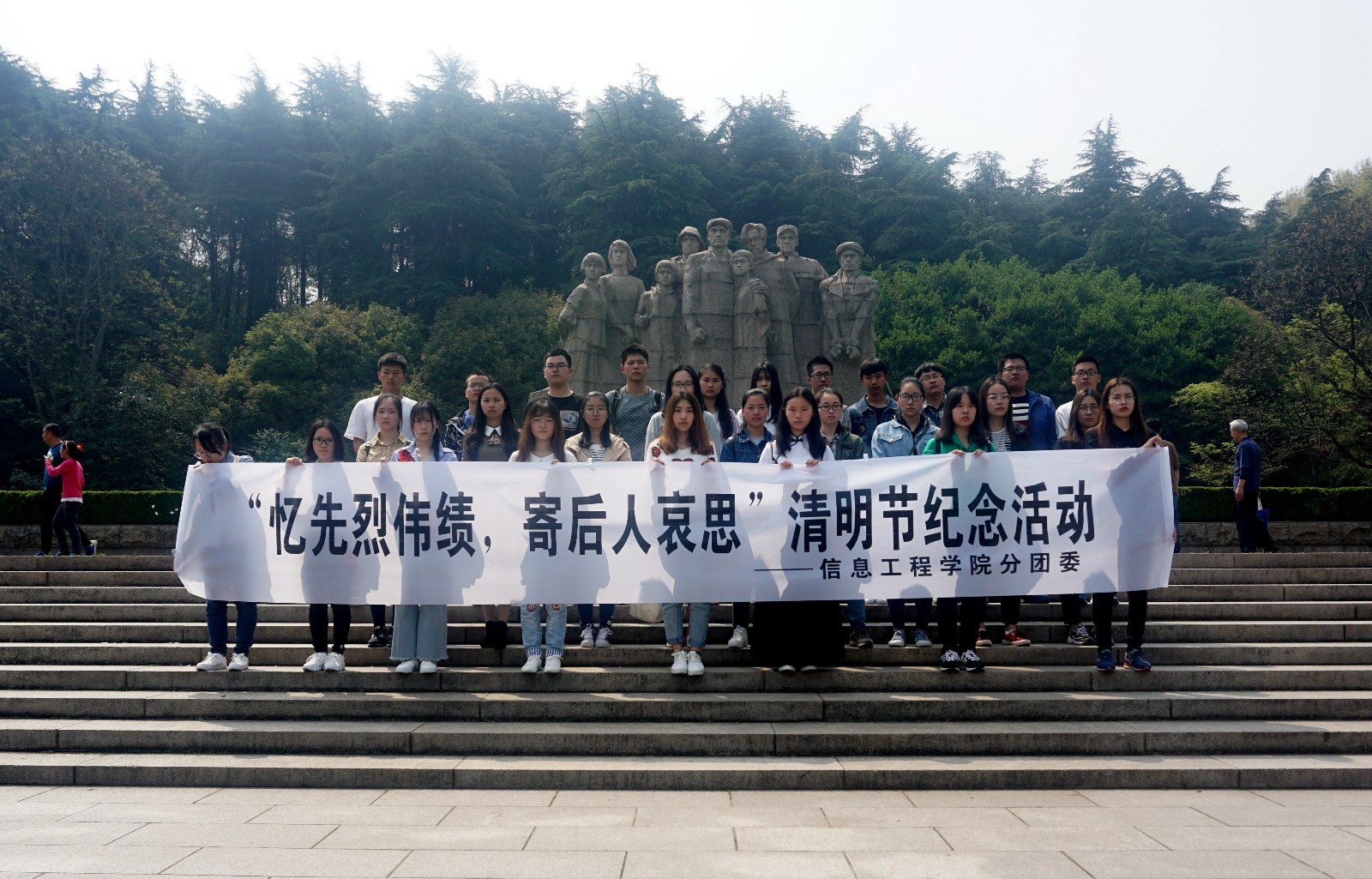 1522748557301001963.jpg 1522748557301001963.jpg